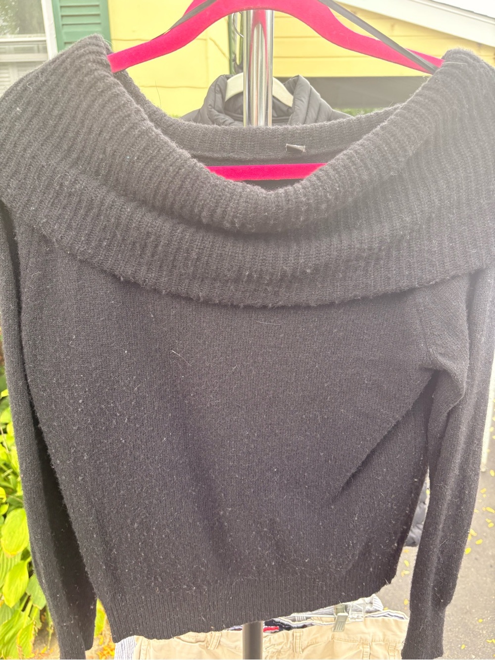 Uniqlo Black Off-Shoulder Roll-Neck Sweater